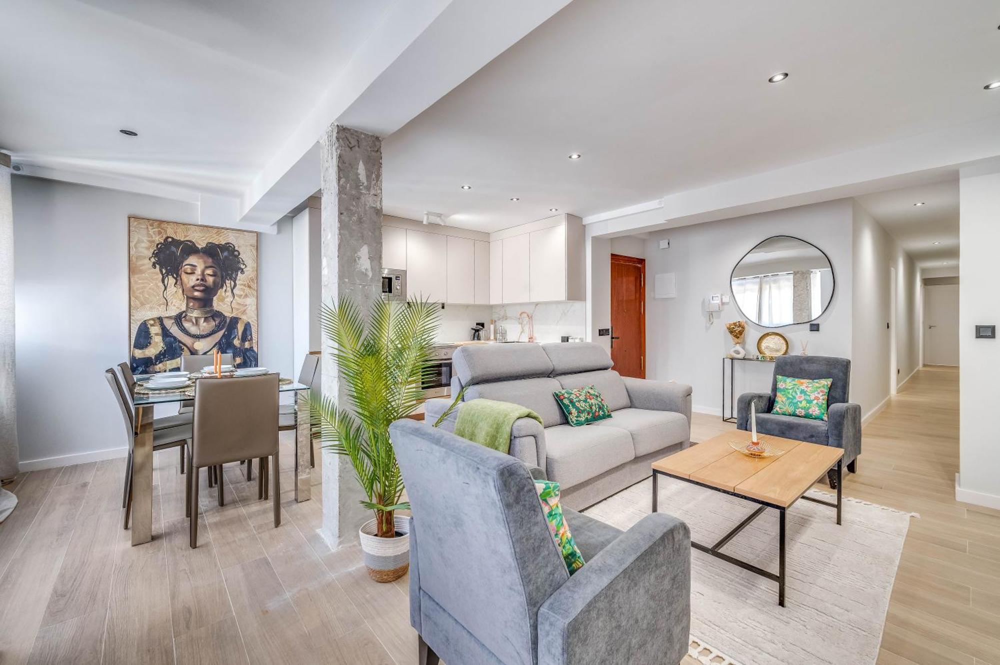 Victoria Lux 100 Apartment